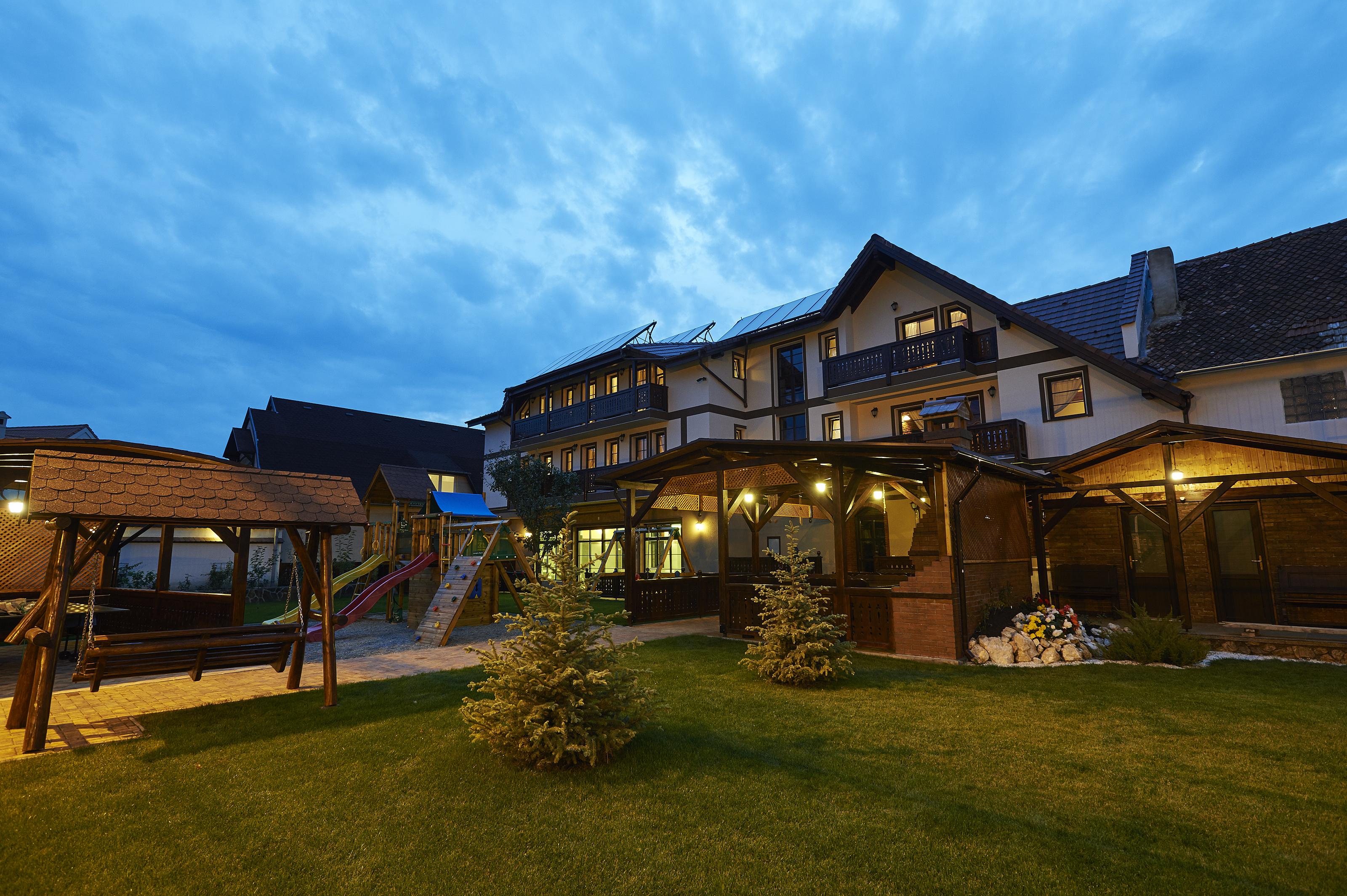 Hotel Conacul Ambient Cristian  Esterno foto